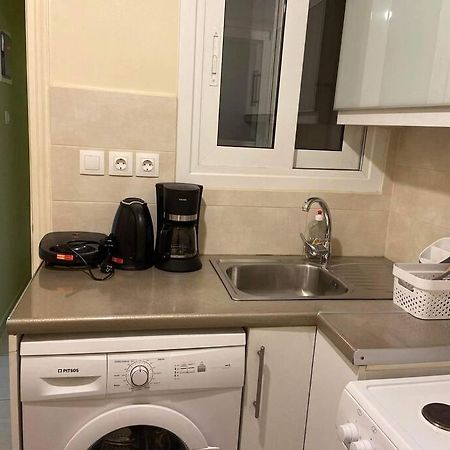 Cozy Apartment In The Heart Of Атина Екстериор снимка