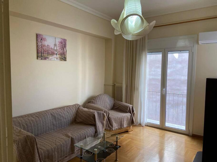 Cozy Apartment In The Heart Of Атина Екстериор снимка